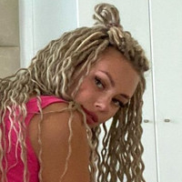 8a8y Desnuda