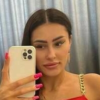 Alena Sayhii Desnuda
