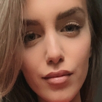 Alex Ann Lavigne Desnuda