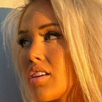 Alexandra Moore Desnuda