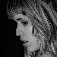 Angel White Model Desnuda