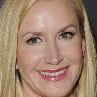Angela Kinsey Desnuda