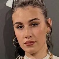 Ava Rae Hirons Desnuda