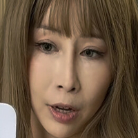 Ayachen Desnuda