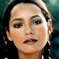 Barbara Carrera Desnuda