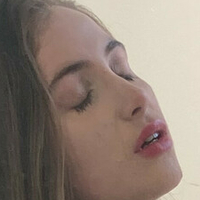 Clara Victoria Desnuda