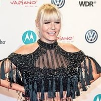 Dagi Bee Desnuda
