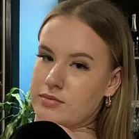 Ellie Desnuda