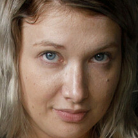 Emily Right Desnuda