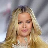 Frida Aasen Desnuda