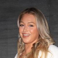 Iskra Lawrence Desnuda