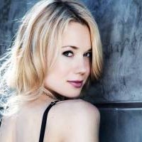 Kristen Hager Desnuda