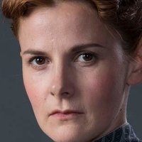 Louise Brealey Desnuda