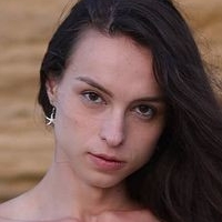 Luba Zeleny Desnuda
