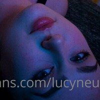 lucyneus Desnuda