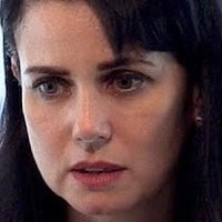 Mia Kirshner Desnuda