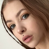 MiaDelish Desnuda