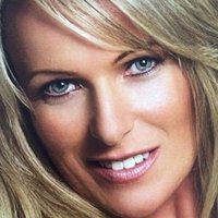 Nadine Tschanz Desnuda