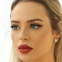 Nikol Hayun Desnuda