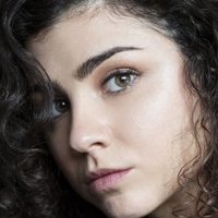 Olivia Delcan Desnuda