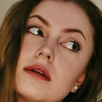 Olivia Tucker Desnuda