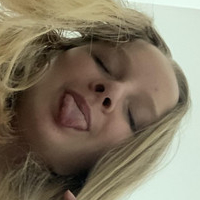 pluckypeaches Desnuda