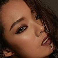 Queenie Lam Desnuda
