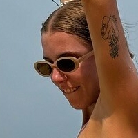 Raven May Desnuda