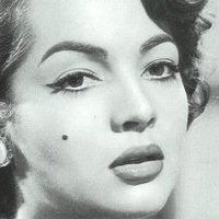 Sara Montiel Desnuda