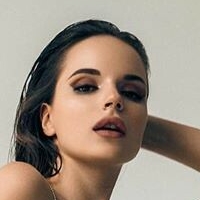 Sasha Spilberg Desnuda