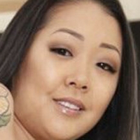 Saya Song Desnuda