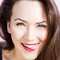 Simone Bailly Desnuda