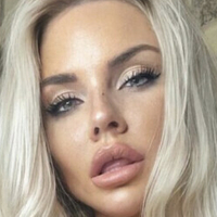 Sophie Hosking Desnuda