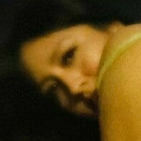 Yari San Desnuda