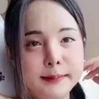 Yoshithun Desnuda