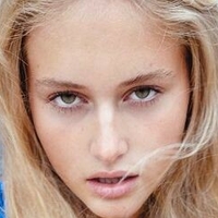 Zoe Helena Desnuda
