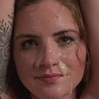 zoeneli Desnuda
